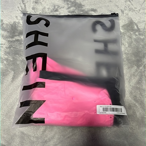 NWT • SHEIN • cross halter • crop tops • set of two • black and pink • size L - Picture 4 of 4